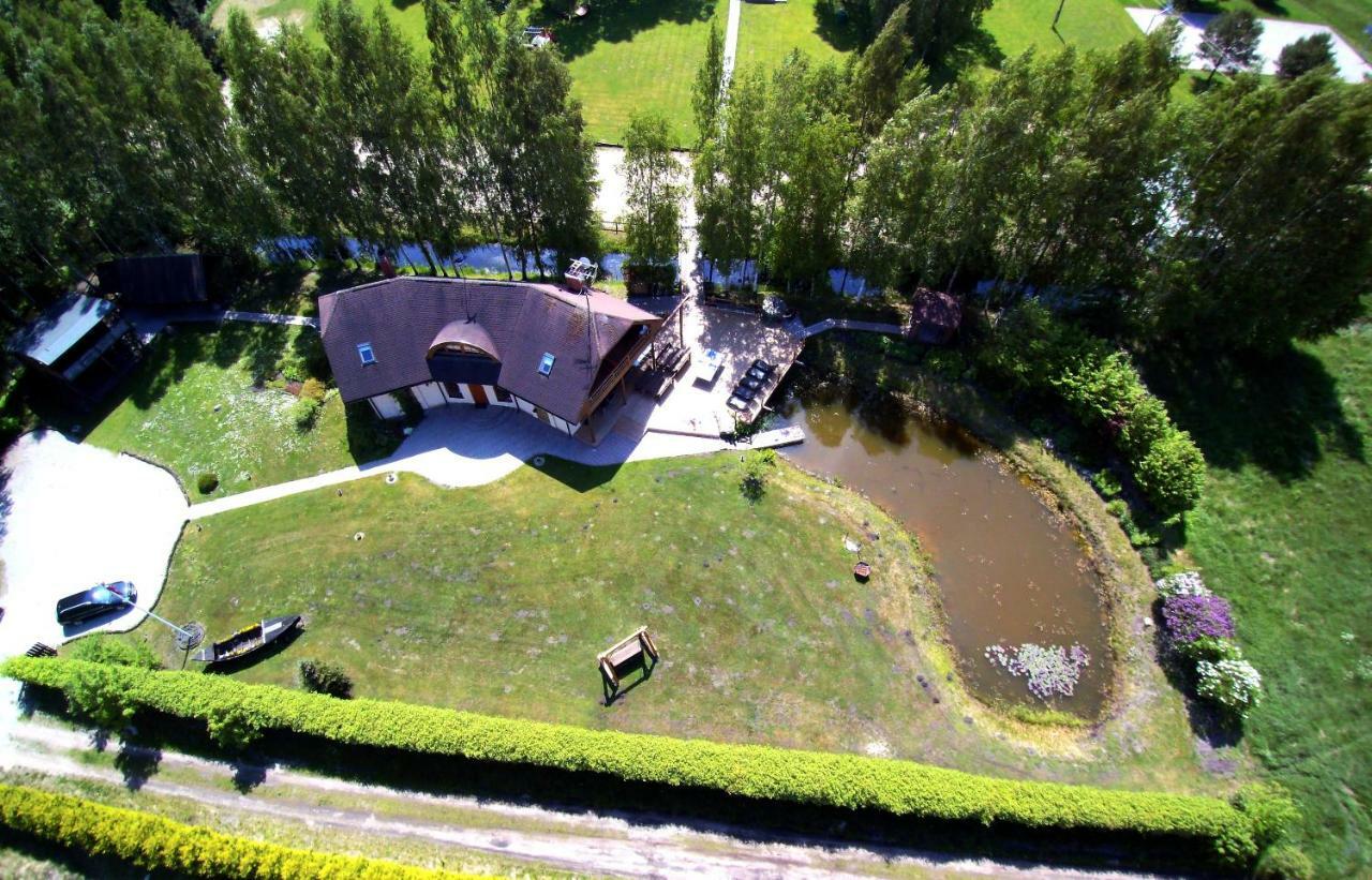 Hotel Piejuras Nams à Ķesterciems Extérieur photo